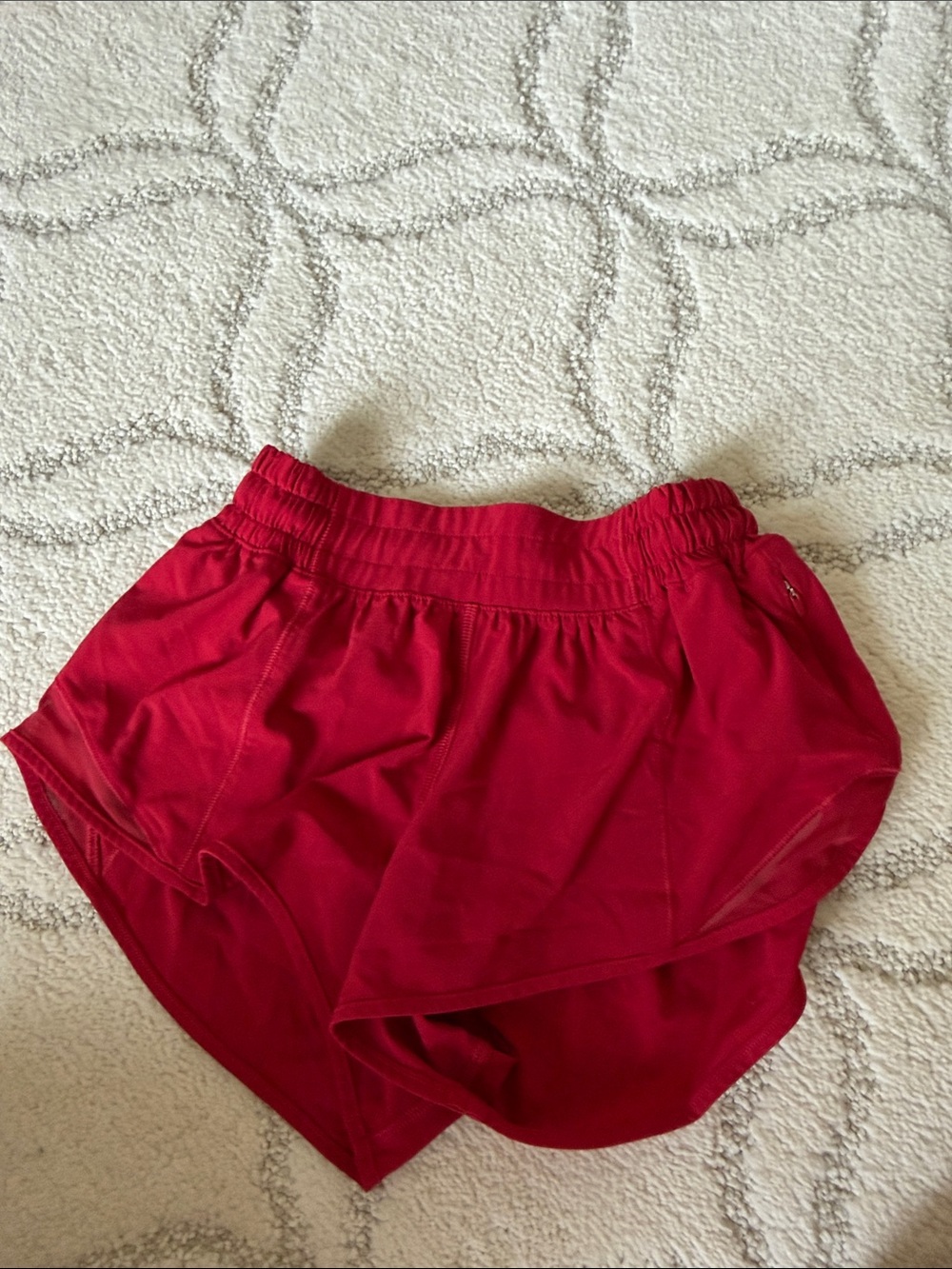 lululemon low rise, hottie hot shorts, 2.5 - Picture 2 of 2